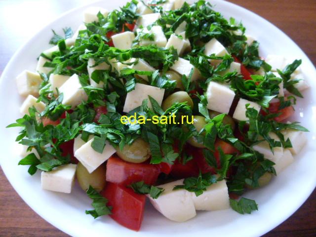 Греческий салат с адыгейским сыром фото